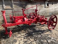 1950 International H 2WD Tractor 