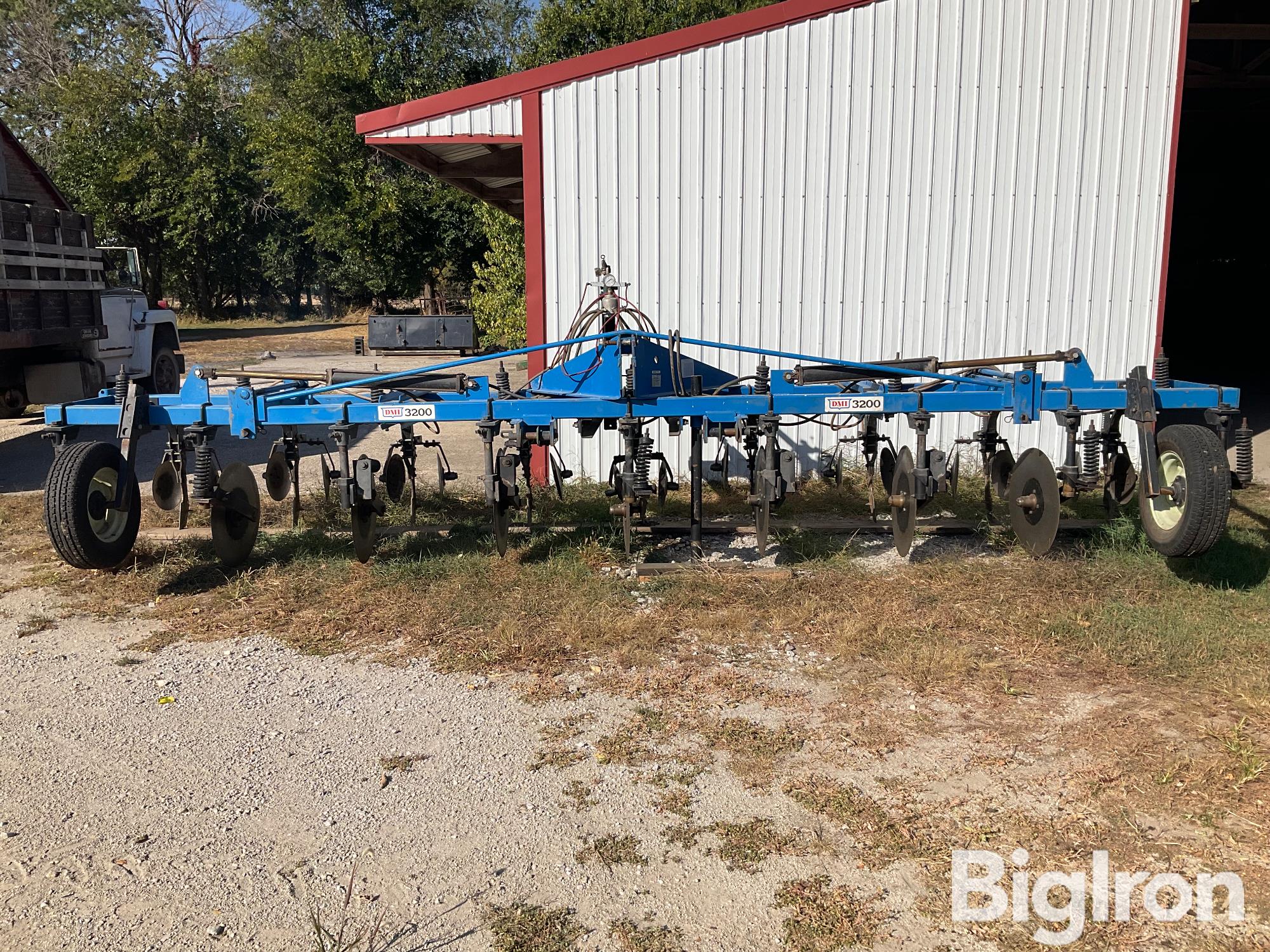 DMI 3200 9 Shank Anhydrous Applicator 