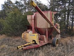 Farmhand 826A Grinder Mixer 