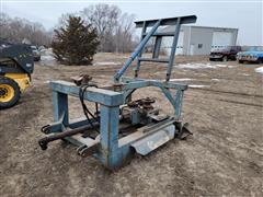 items/c21edadeb69ced119ac40003fff922e3/strobel3pointtreecurcularsaw_8efc84b6252747ca8c243e6a9e565057.jpg