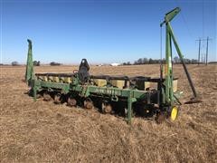 John Deere 7300 MaxEmerge 2 8-Row Vacuum Planter 