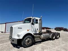 2005 Kenworth T800 T/A Day Cab Truck Tractor 