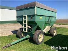 J & M 350-20 Gravity Wagon 
