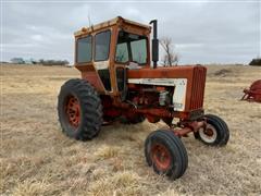 1964 International Farmall 806D 2WD Row Crop Tractor 