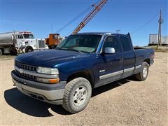 1999 Chevrolet 1500 4x4 Extended Cab Pickup 