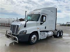 2016 Freightliner Cascadia 125 T/A Truck Tractor W/Sleeper 