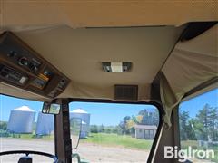 items/c442c2b3383af011a2d97c1e5239afe0/1997-john-deere-4890-self-propelled-windrower-3_402ca6986d2544ad87bff9853c71c592.jpg