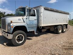 1979 Ford LNT800 T/A Grain Truck 