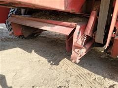 items/c4ddcf73c99eeb1189ee00155d424509/newholland1116windrower-2_aec3d7da788d470e8a02827c1cf86dbe.jpg