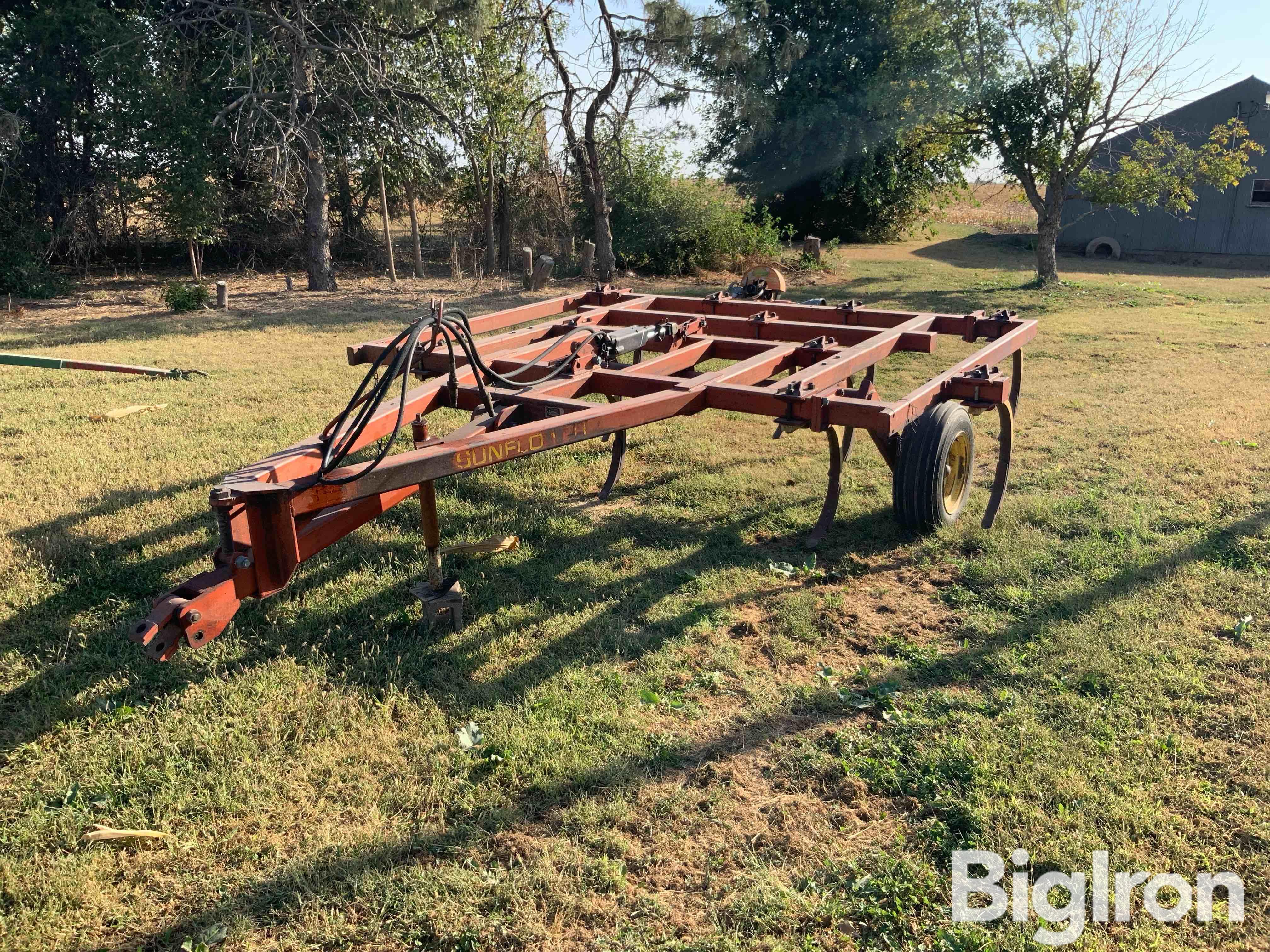 Sunflower Chisel Plow 