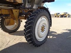 items/c5270cac36d4492b9b5641ef31266707/rogator1074cdryfertilizerspreader_0118e519377f450d871ee6e1819fd19b.jpg