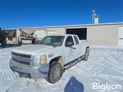 2007 Chevrolet Silverado 2500 HD 4x4 Extended Cab Pickup 