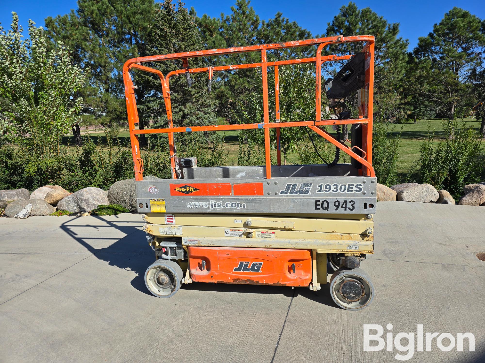 items/c6544919757aef11a4e57c1e52426949/2005jlg1930eselectricscissorlift_ff93162924344384b98b48f0dfd5a08a.jpg