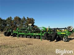 2008 John Deere 1720 MaxEmerge XP 12R30” Planter 