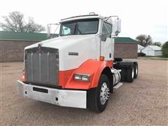 2010 Kenworth T800 T/A Day Cab Truck Tractor 