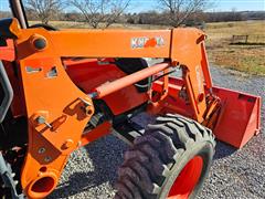 items/c6b635e7498bee11a81c6045bd4a636e/kubotam7060dcompactutilitytractorwloader_b52bddb7adb94da0b36508464d23a50a.jpg