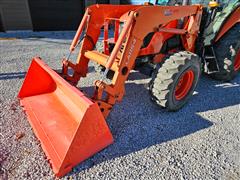 items/c6b635e7498bee11a81c6045bd4a636e/kubotam7060dcompactutilitytractorwloader_c4db61fba96b472da0505cd614e6c891.jpg