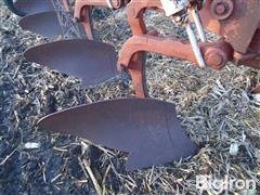 items/c6b9fff915c6ef1195f6000d3a620d5e/international7104bottomplow-2_4fe5ff9fa328427e913e732b624734f4.jpg