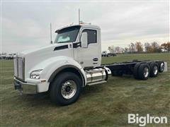 2023 Kenworth T880 Tri/A Cab & Chassis 