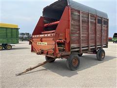 1989 Gehl BU910 Forage Wagon 