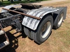 items/c813088ee918ed11b5cf0003fff934d4/1999freightlinerfl112tatrucktractor-3_bd478b66c16c41b98c176e2a54c5eb3f.jpg