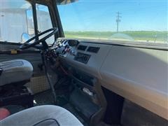 items/c813088ee918ed11b5cf0003fff934d4/1999freightlinerfl112tatrucktractor-3_c8eb6844a3e7490a90ea2b8ee557a3e2.jpg