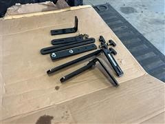 items/c81f79ec7056ed11a76e0003fff934d4/johndeerecabmountingbrackets_3b428af8ce7545f790a28897b7c1aec6.jpg