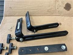 items/c81f79ec7056ed11a76e0003fff934d4/johndeerecabmountingbrackets_f7c92f84d35548c685e633c4d80bb1b1.jpg