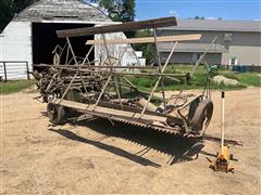 John Deere Antique Hay Binder 