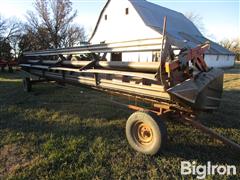 Case IH 1010 25' Rigid Header & Trailer 