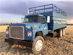 1978 International Loadstar 1850 T/A Truck W/Livestock Box 