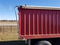 items/c9142ec04d8dec11b8210003fff90bee/1990international4900graintruck-2_15e17b69fb804fcdb37a30e74e77e180.jpg