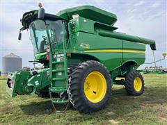 2013 John Deere S660 2WD Combine 