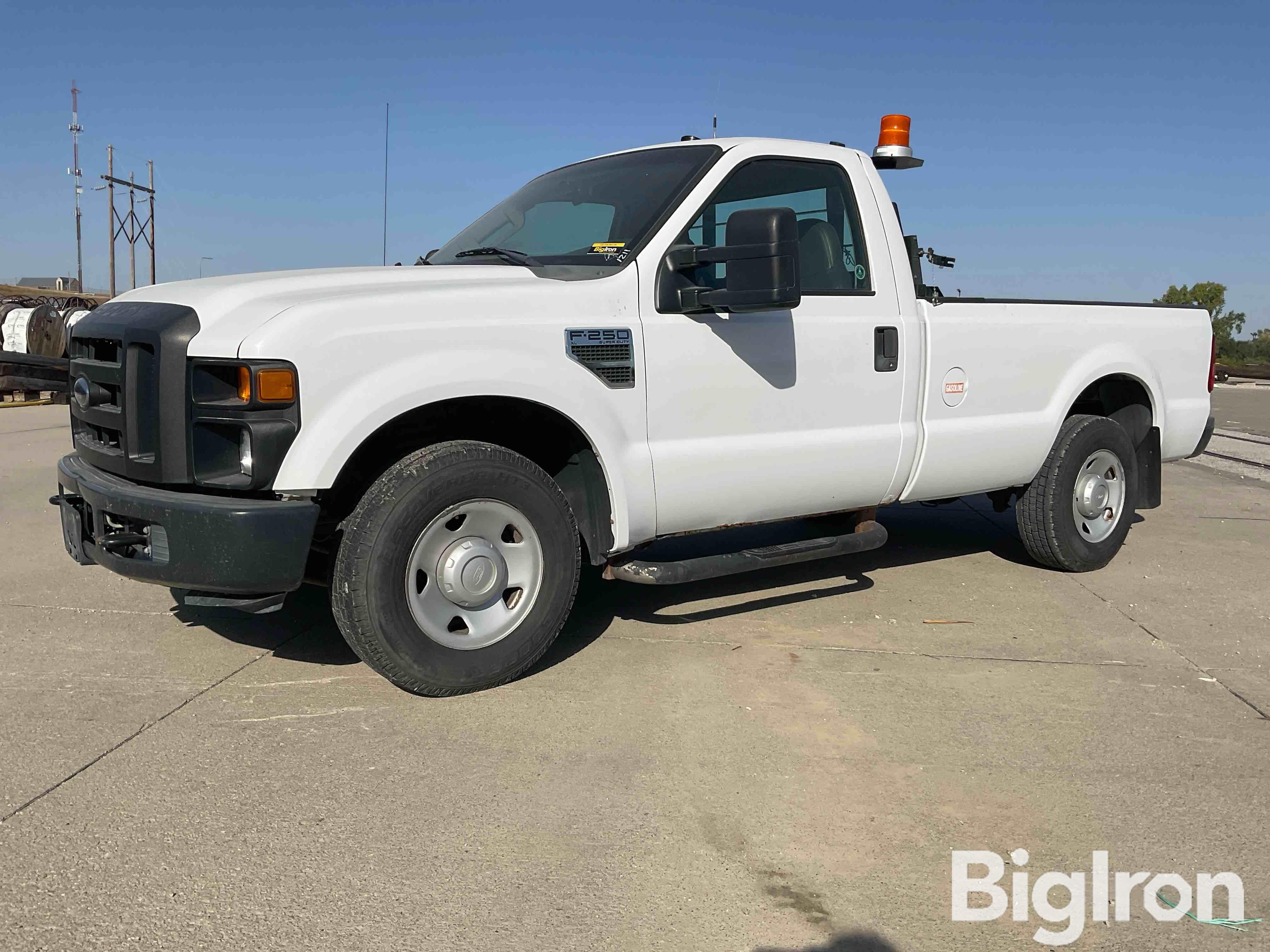 2009 Ford F250 XL Super Duty 2WD Pickup 