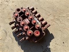 items/c97c65444a25eb11844100155d72dfd2/hydreco5spooldirectionalcontrolvalvetractor_23344e2634a444f08735d7a59a4b4b09.jpg