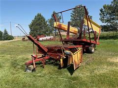 New Holland 1000 Bale Accumulator 