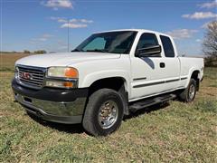 2001 GMC Sierra 2500 HD 4x4 Extended Cab Pickup 