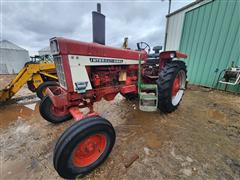 1972 International 666 2WD Tractor 