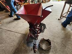 International McCormick End Gate Spreader 