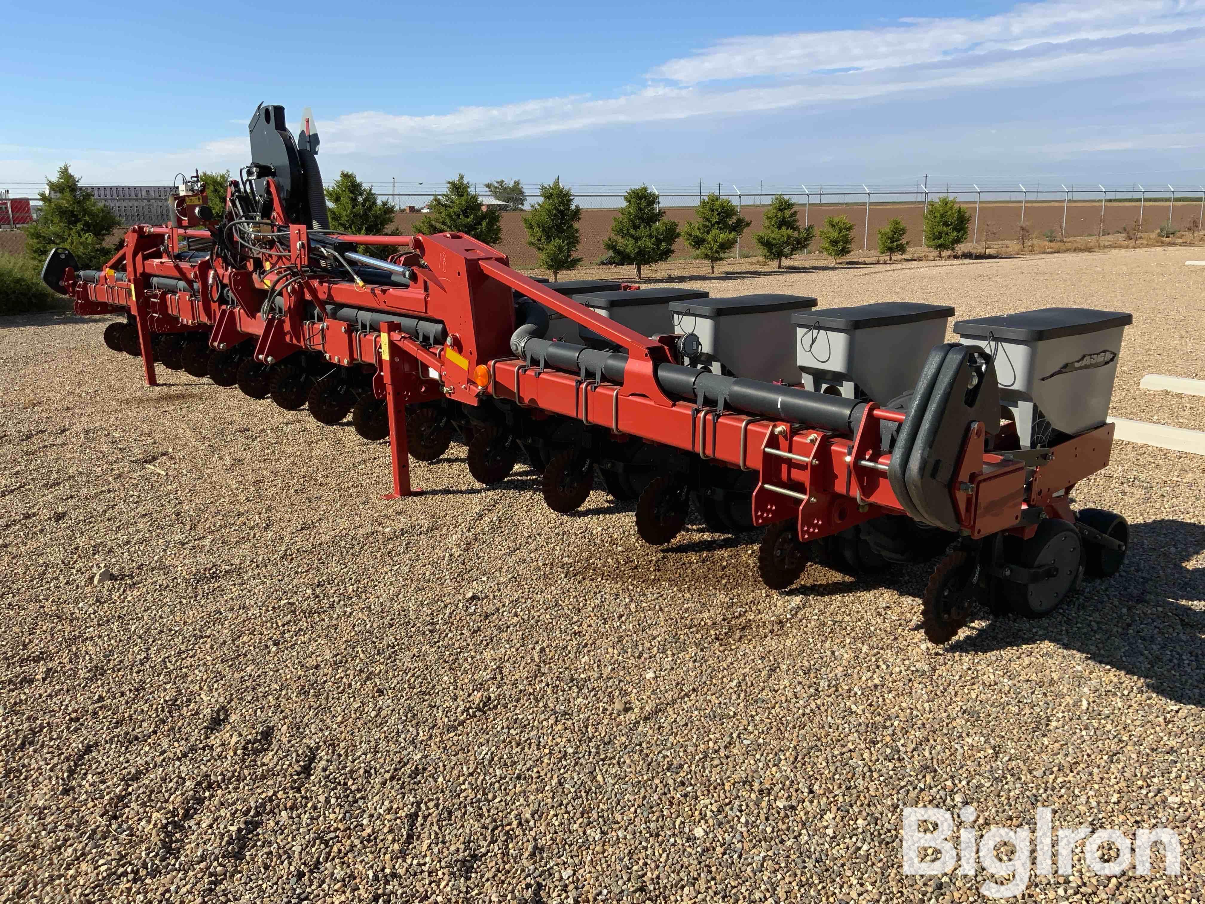 2016 Case IH Early Riser 1235 16R30 Stack Fold Planter 