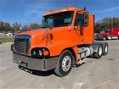 2006 Freightliner CST120 T/A Truck Tractor 