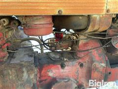 items/cad993391bd7441a997ebe1d02f435d7/1963-farmall-560-2wd-tractor_30064272fc704096b6ea5caf6b4d8a62.jpg