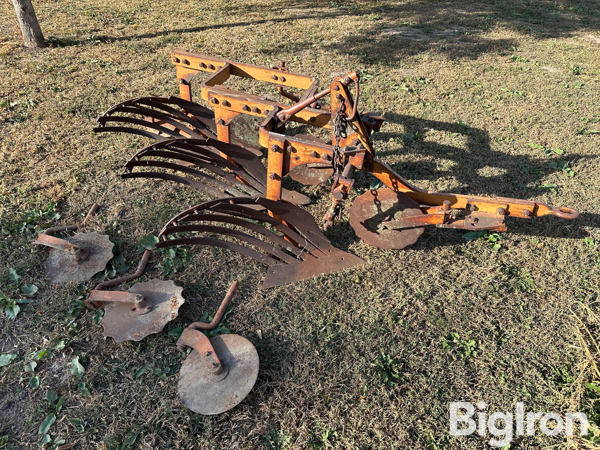 Allis-Chalmers Slat Bottom 3-Bottom Snap Coupler Plow 