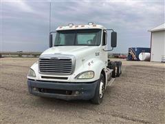 2005 Freightliner Columbia 120 Tri/A Truck Tractor 