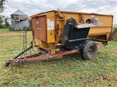 Knight 3300 Reel Auggie Feeder Wagon 