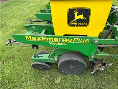 items/cc272a84e327ee11a81c000d3ad3f876/johndeere17008r303-ptplanter_cacb424785cb4865aa11fe686540e28a.jpg