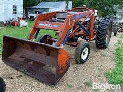 1962 Farmall 560 2WD Tractor W/DU-AL Loader 