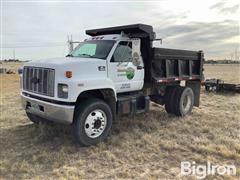 2002 Chevrolet C6500 S/A Dump Truck 