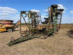 John Deere 1050 5-Section Field Cultivator 