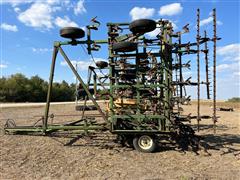 items/cd60b1dd1865ee11a81c00224890f82c/johndeere10505sectionfieldcultivator_d75ebae75213481e89b2bc24a7169b24.jpg